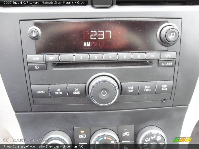 Majestic Silver Metallic / Grey 2007 Suzuki XL7 Luxury