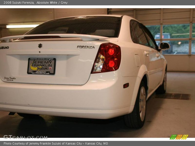 Absolute White / Grey 2008 Suzuki Forenza