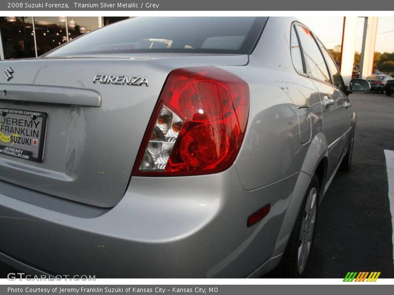 Titanium Silver Metallic / Grey 2008 Suzuki Forenza