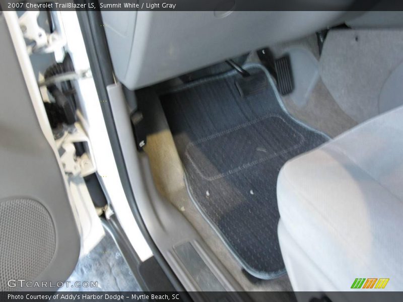 Summit White / Light Gray 2007 Chevrolet TrailBlazer LS