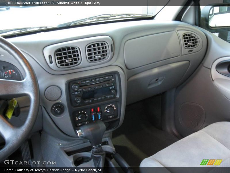 Summit White / Light Gray 2007 Chevrolet TrailBlazer LS