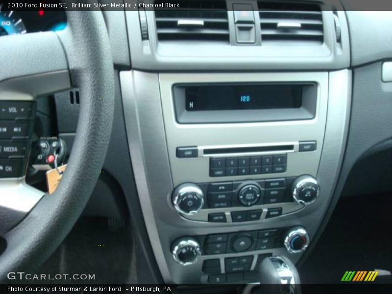 Brilliant Silver Metallic / Charcoal Black 2010 Ford Fusion SE
