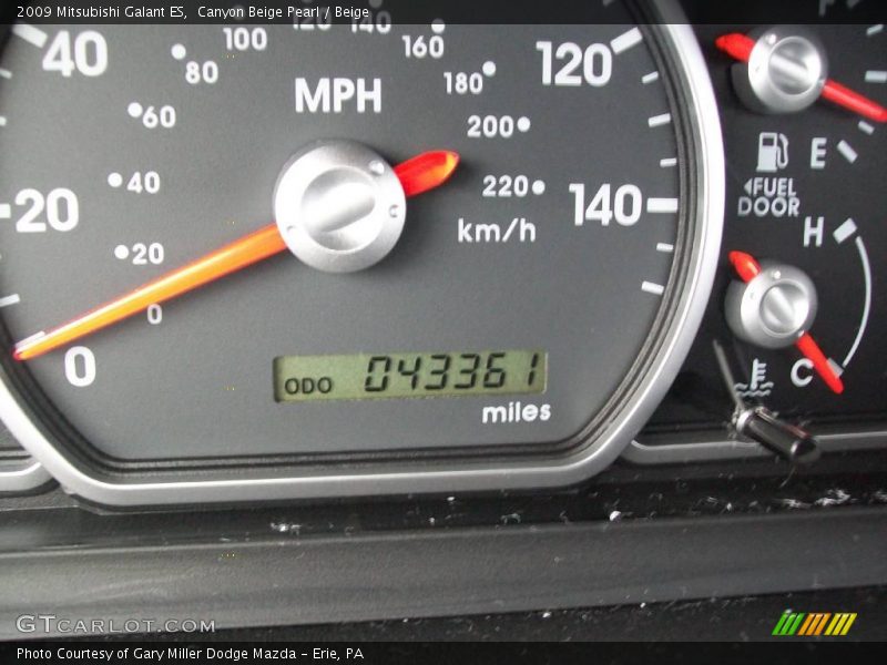 Canyon Beige Pearl / Beige 2009 Mitsubishi Galant ES