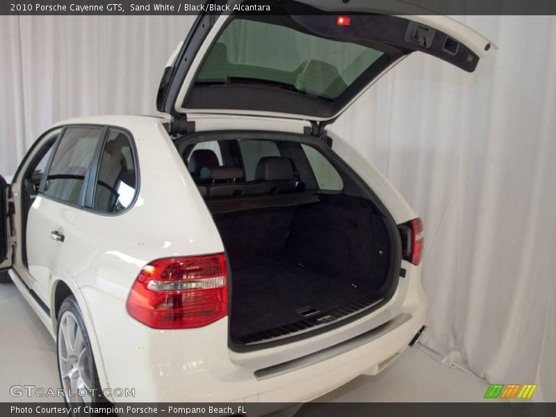 Sand White / Black/Black Alcantara 2010 Porsche Cayenne GTS