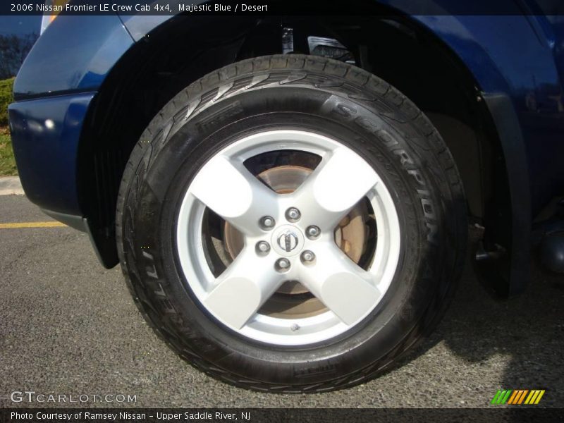 Majestic Blue / Desert 2006 Nissan Frontier LE Crew Cab 4x4