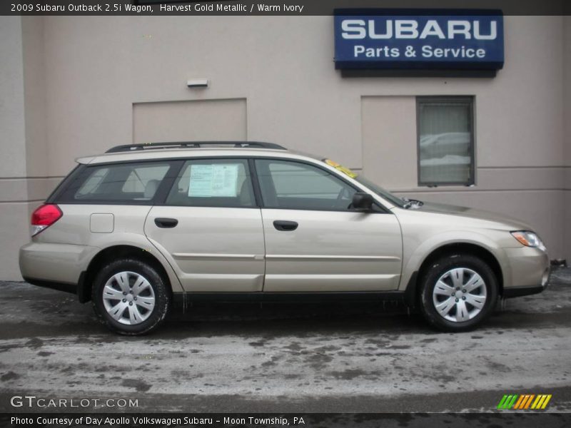 Harvest Gold Metallic / Warm Ivory 2009 Subaru Outback 2.5i Wagon