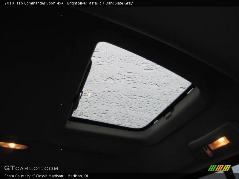 Bright Silver Metallic / Dark Slate Gray 2010 Jeep Commander Sport 4x4