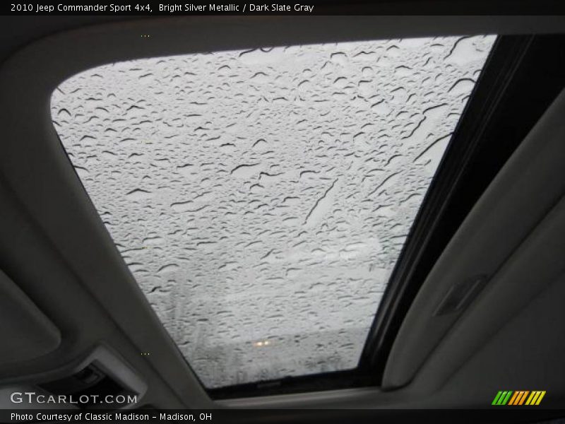 Bright Silver Metallic / Dark Slate Gray 2010 Jeep Commander Sport 4x4