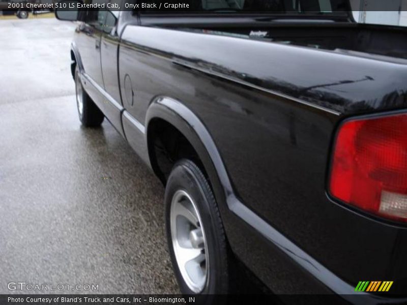 Onyx Black / Graphite 2001 Chevrolet S10 LS Extended Cab