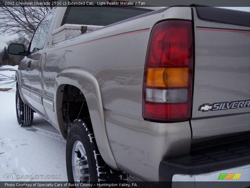 Light Pewter Metallic / Tan 2002 Chevrolet Silverado 2500 LS Extended Cab