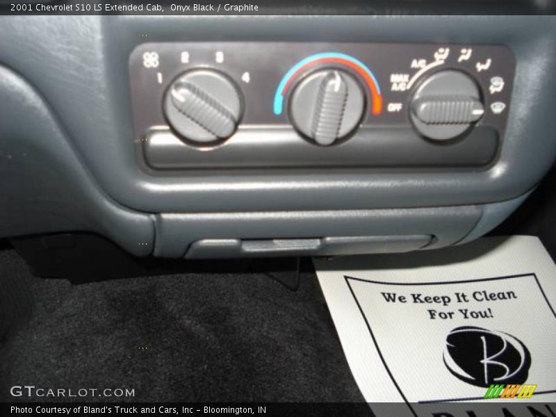 Onyx Black / Graphite 2001 Chevrolet S10 LS Extended Cab