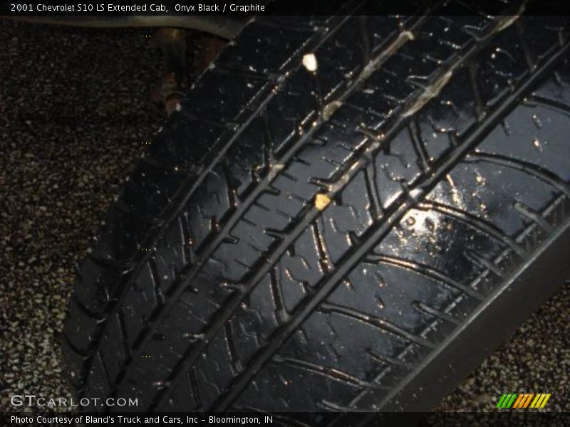 Onyx Black / Graphite 2001 Chevrolet S10 LS Extended Cab