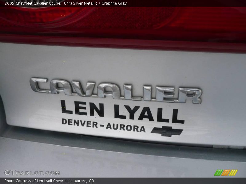 Ultra Silver Metallic / Graphite Gray 2005 Chevrolet Cavalier Coupe