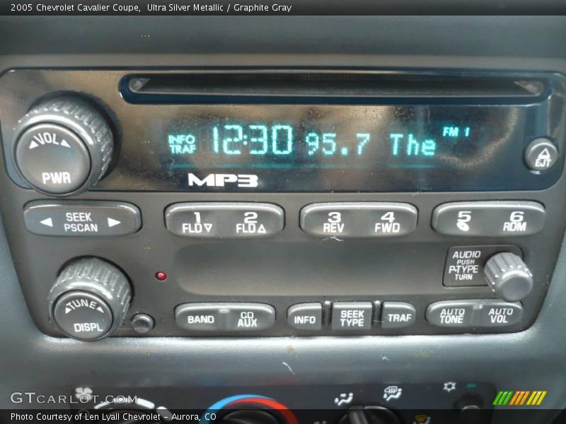 Ultra Silver Metallic / Graphite Gray 2005 Chevrolet Cavalier Coupe