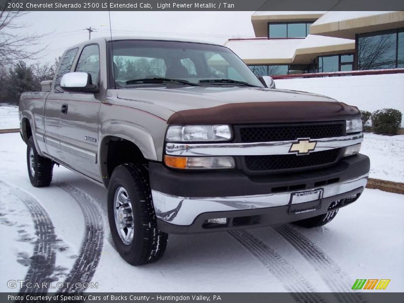 Light Pewter Metallic / Tan 2002 Chevrolet Silverado 2500 LS Extended Cab