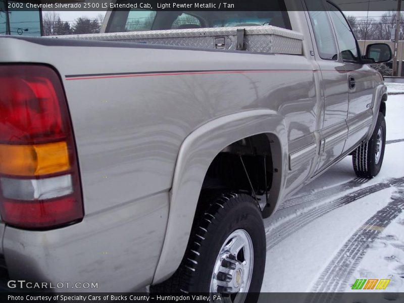 Light Pewter Metallic / Tan 2002 Chevrolet Silverado 2500 LS Extended Cab