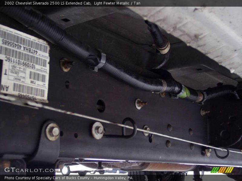 Light Pewter Metallic / Tan 2002 Chevrolet Silverado 2500 LS Extended Cab