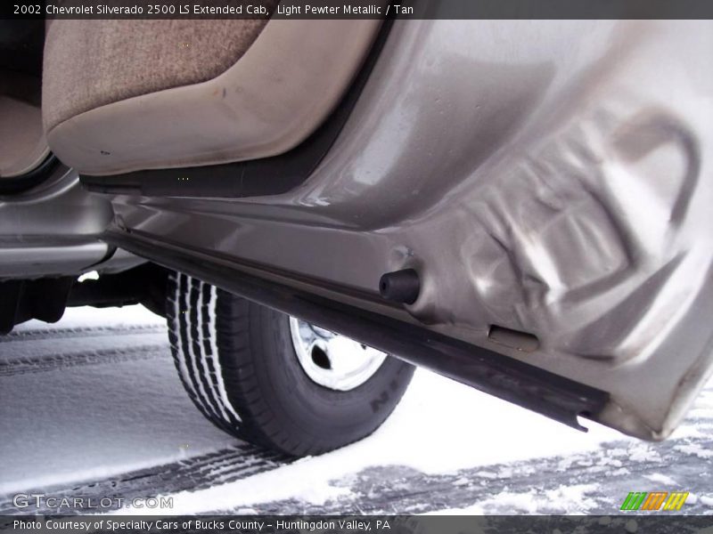 Light Pewter Metallic / Tan 2002 Chevrolet Silverado 2500 LS Extended Cab