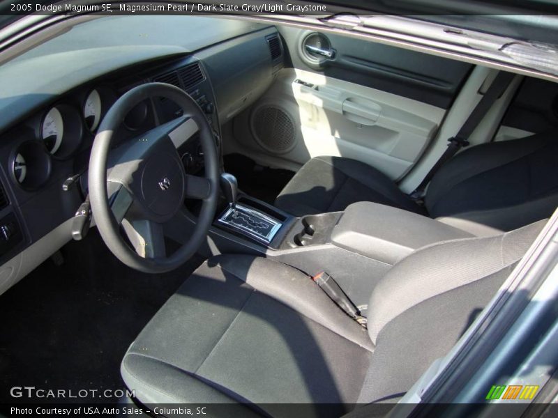 Magnesium Pearl / Dark Slate Gray/Light Graystone 2005 Dodge Magnum SE