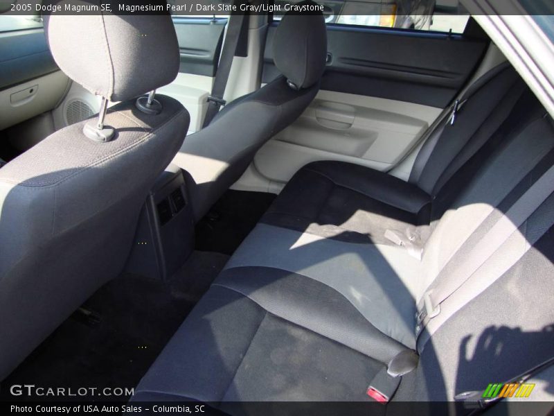 Magnesium Pearl / Dark Slate Gray/Light Graystone 2005 Dodge Magnum SE