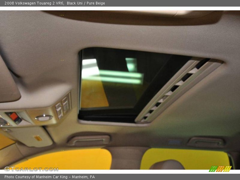 Black Uni / Pure Beige 2008 Volkswagen Touareg 2 VR6