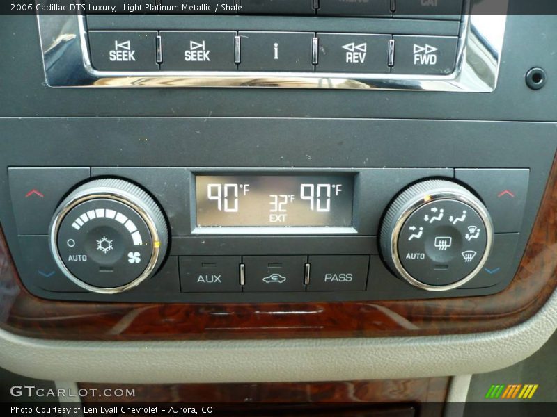 Light Platinum Metallic / Shale 2006 Cadillac DTS Luxury
