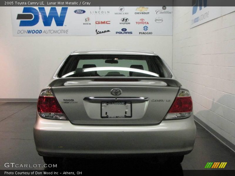 Lunar Mist Metallic / Gray 2005 Toyota Camry LE