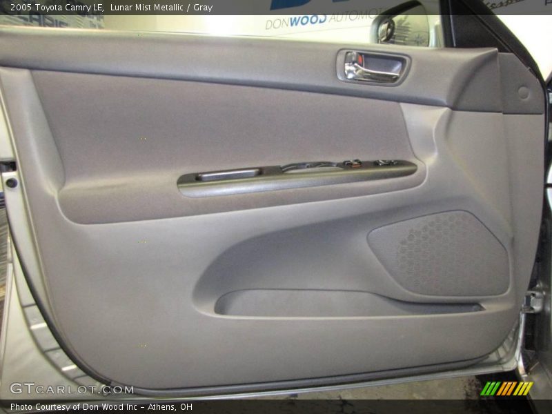 Lunar Mist Metallic / Gray 2005 Toyota Camry LE