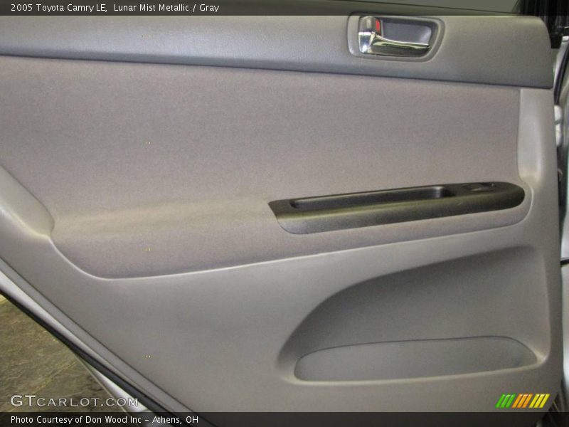 Lunar Mist Metallic / Gray 2005 Toyota Camry LE