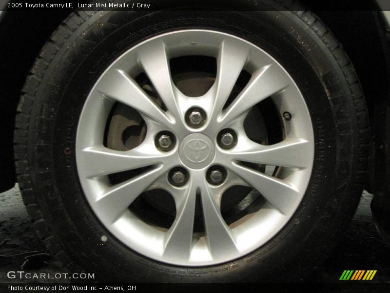 Lunar Mist Metallic / Gray 2005 Toyota Camry LE