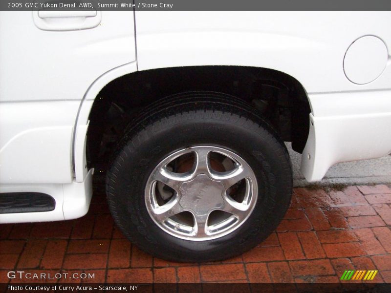 Summit White / Stone Gray 2005 GMC Yukon Denali AWD