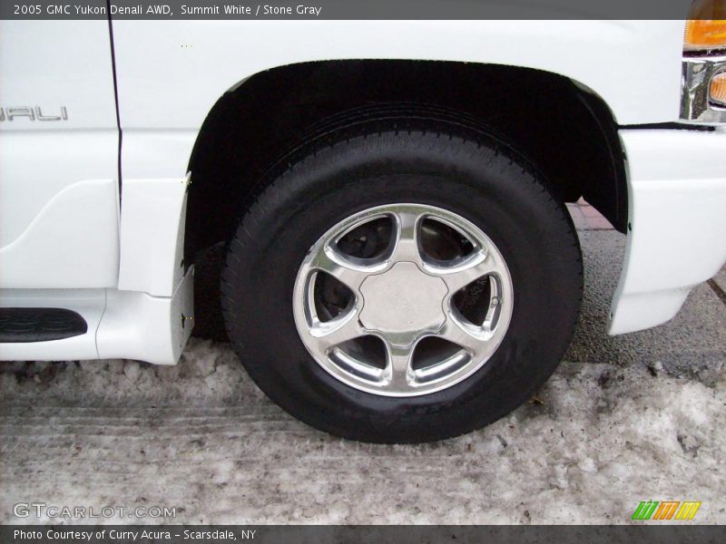Summit White / Stone Gray 2005 GMC Yukon Denali AWD
