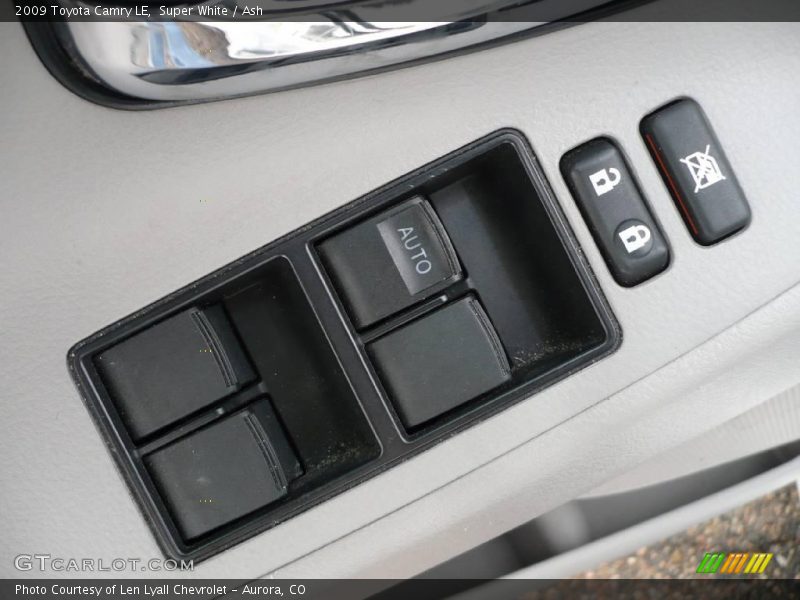 Super White / Ash 2009 Toyota Camry LE