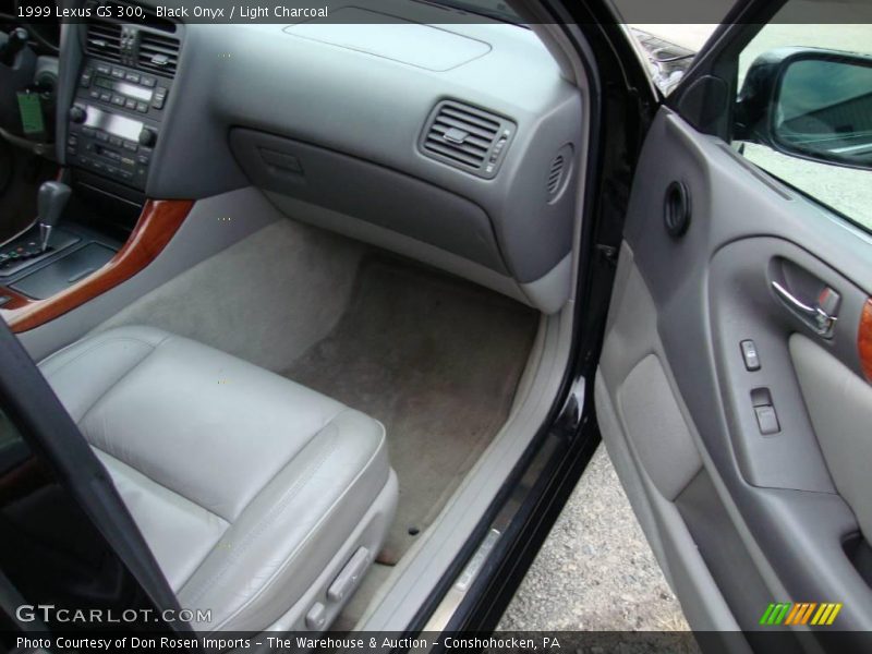 Black Onyx / Light Charcoal 1999 Lexus GS 300
