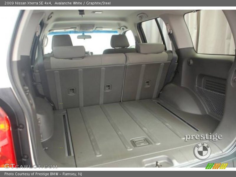Avalanche White / Graphite/Steel 2009 Nissan Xterra SE 4x4