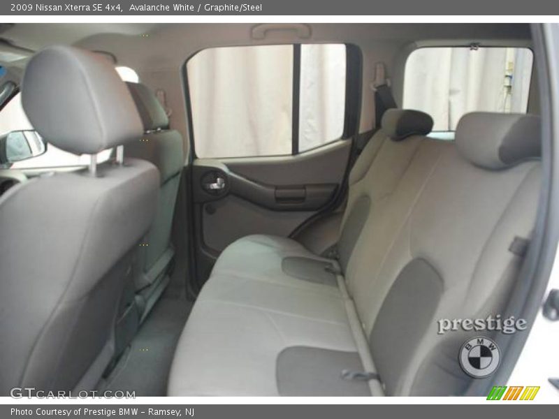 Avalanche White / Graphite/Steel 2009 Nissan Xterra SE 4x4