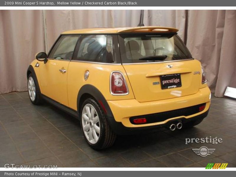 Mellow Yellow / Checkered Carbon Black/Black 2009 Mini Cooper S Hardtop