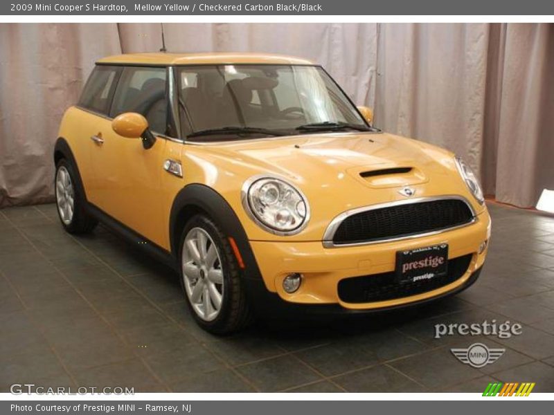 Mellow Yellow / Checkered Carbon Black/Black 2009 Mini Cooper S Hardtop