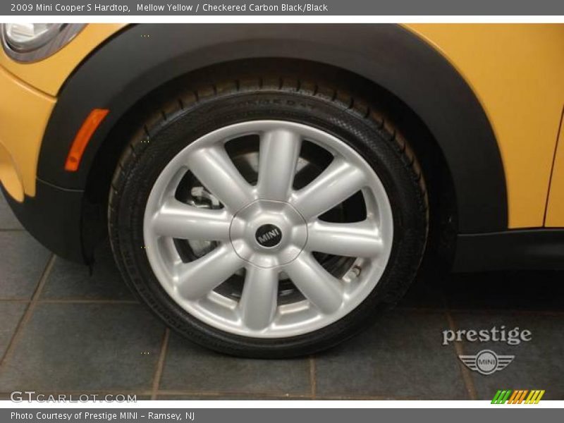Mellow Yellow / Checkered Carbon Black/Black 2009 Mini Cooper S Hardtop