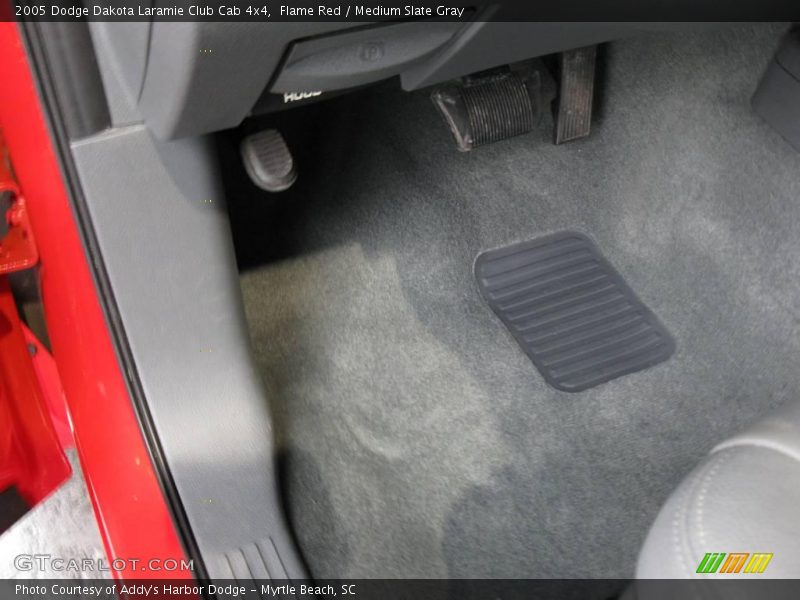 Flame Red / Medium Slate Gray 2005 Dodge Dakota Laramie Club Cab 4x4