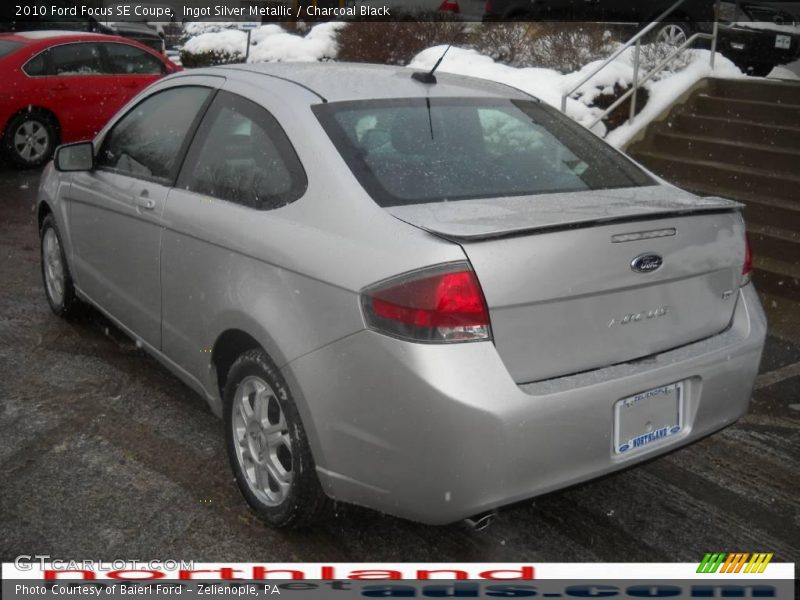 Ingot Silver Metallic / Charcoal Black 2010 Ford Focus SE Coupe