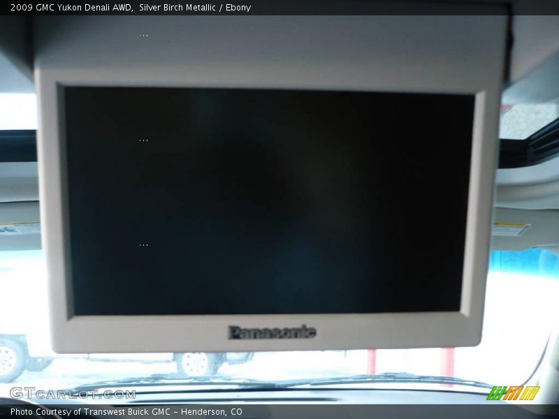 Silver Birch Metallic / Ebony 2009 GMC Yukon Denali AWD