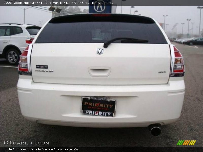 Cool Vanilla / Dark Slate Gray/Light Slate Gray 2006 Dodge Magnum SXT
