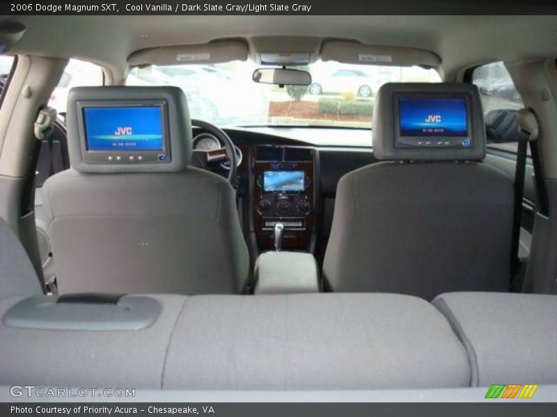 Cool Vanilla / Dark Slate Gray/Light Slate Gray 2006 Dodge Magnum SXT