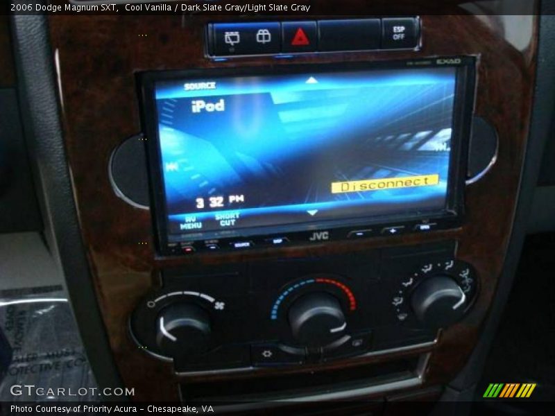 Cool Vanilla / Dark Slate Gray/Light Slate Gray 2006 Dodge Magnum SXT
