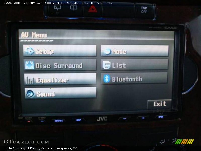 Cool Vanilla / Dark Slate Gray/Light Slate Gray 2006 Dodge Magnum SXT