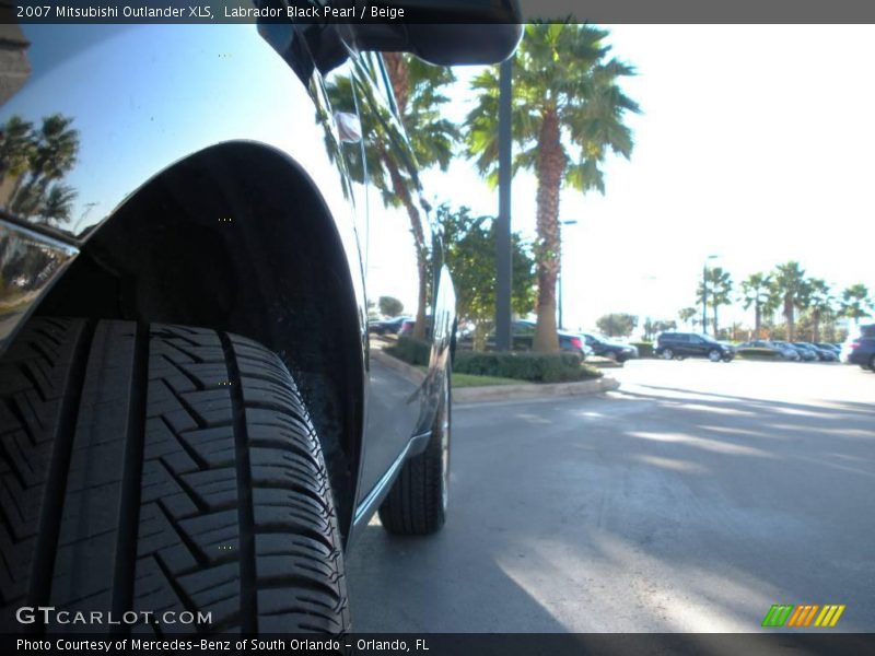Labrador Black Pearl / Beige 2007 Mitsubishi Outlander XLS