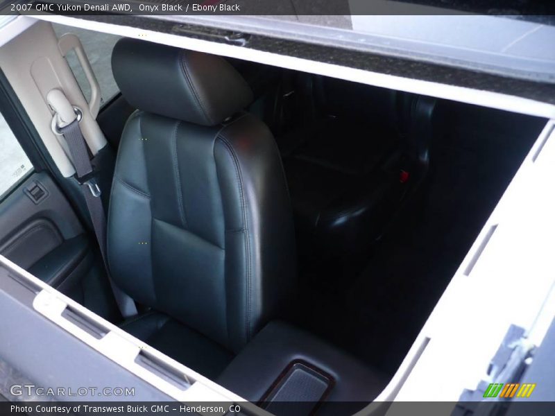 Onyx Black / Ebony Black 2007 GMC Yukon Denali AWD