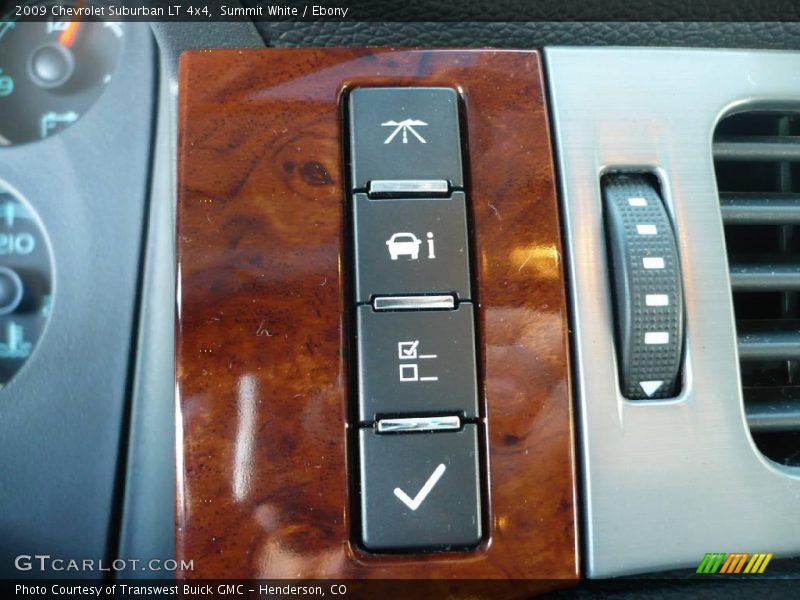 Summit White / Ebony 2009 Chevrolet Suburban LT 4x4