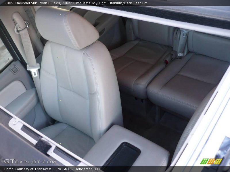 Silver Birch Metallic / Light Titanium/Dark Titanium 2009 Chevrolet Suburban LT 4x4